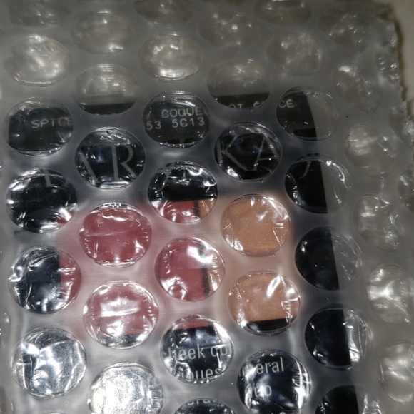 Makeup - Picture 2 of 2